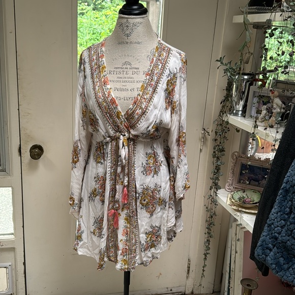 Floral bat wing top - Picture 2 of 3